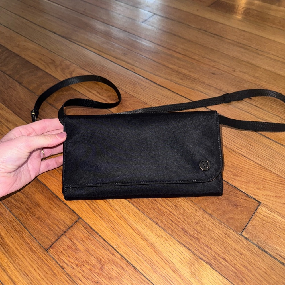 Lululemon Wallet Clutch Crossbody